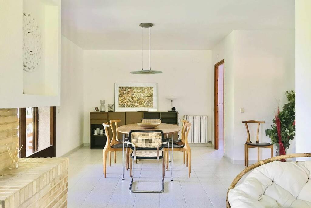 Casa mediterránea con gran jardín y piscina a 500 m de la playa Roda de Berà  Exterior foto