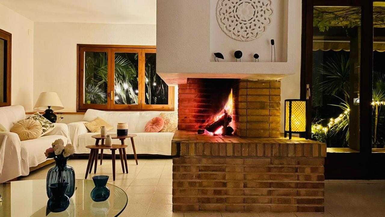 Casa mediterránea con gran jardín y piscina a 500 m de la playa Roda de Berà  Exterior foto